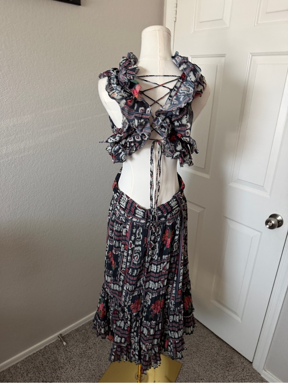 NWT Black Floral V-Neck Tiered Midi Dress with Tie Shoulders - Picture 5 of 5